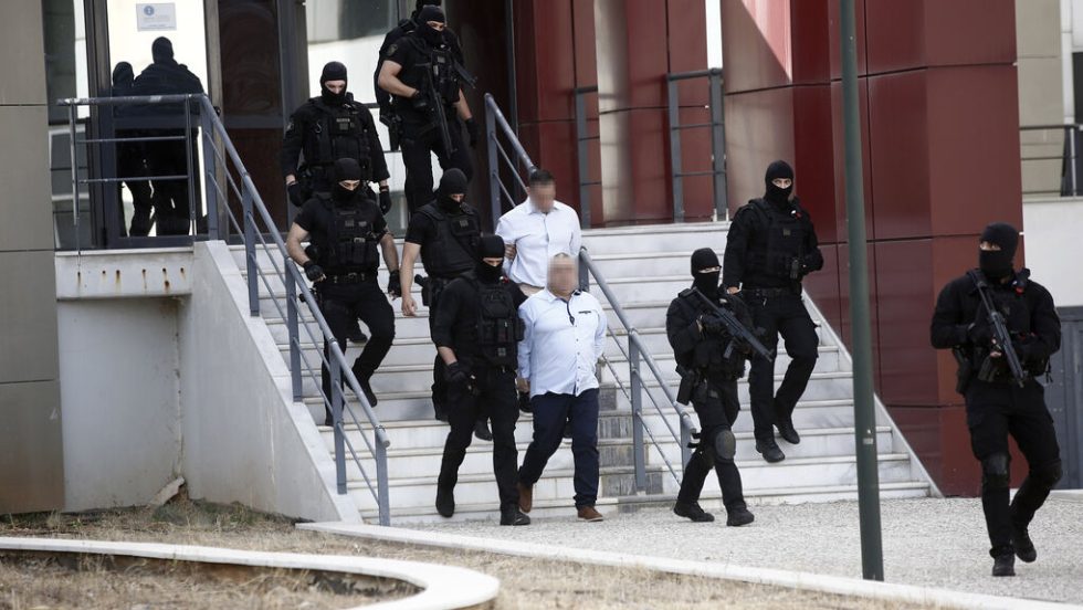 Μεταφορά κατηγορουμένων για τη δολοφονία Καραϊβάζ
